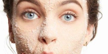 ماسک وازلین و شکر برای صورت