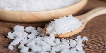 رفع بوی بد زیر بغل با زاج