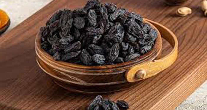 خوردن کشمش ناشتا برای لاغری