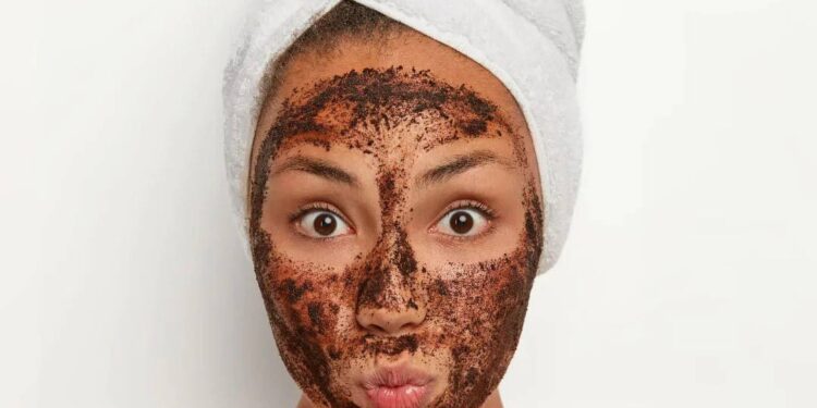 قهوه و گلاب برای لک صورت