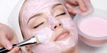 بوتاکس خانگی با وازلین و گلاب