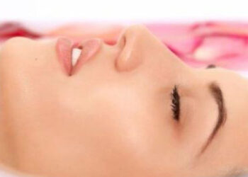 بوتاکس صورت با گلاب و شیر خشک