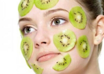 بوتاکس صورت با یخ کیوی