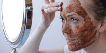 بوتاکس صورت با عسل، گلاب و دارچین