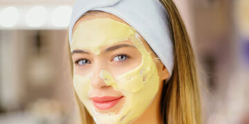 ترکیب زردچوبه و گلاب برای صورت