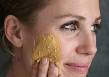 بوتاکس صورت با ماست، گلاب و زردچوبه