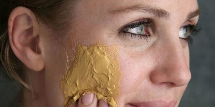 بوتاکس صورت با ماست، گلاب و زردچوبه