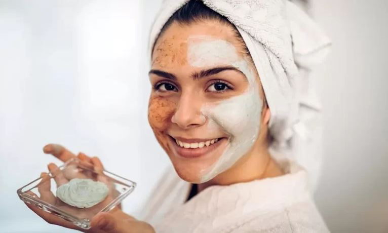 بوتاکس خانگی با گلاب، شیر و روغن کرچک