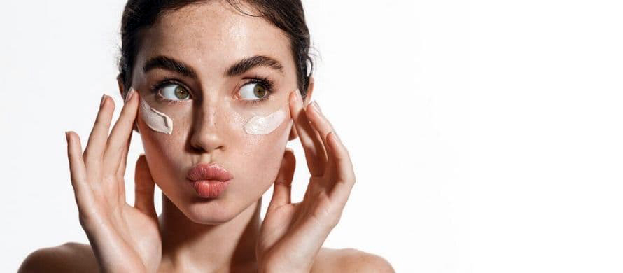 ترکیب نشاسته و گلاب برای صورت