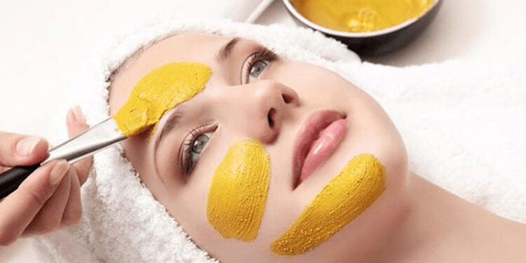 بوتاکس خانگی با شیر و زردچوبه