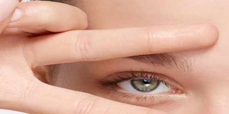 چطور گلاب لیفت پلک ایجاد می‌کند