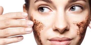 بوتاکس خانگی تخم کتان، گلاب، دارچین و ماست