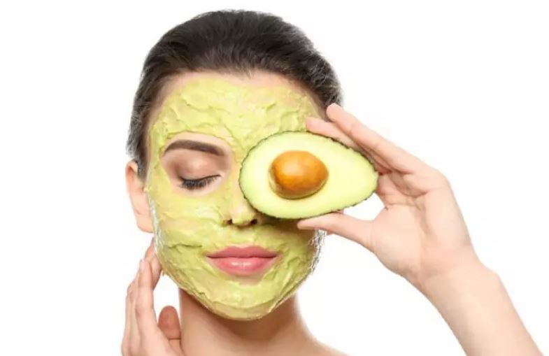 بوتاکس صورت با اسفناج، موز و آووکادو