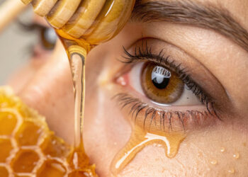 عسل برای چروک دور چشم