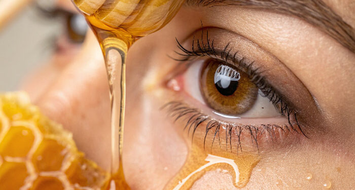 عسل برای چروک دور چشم