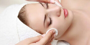 فیشیال صورت بهتر است یا لایه برداری