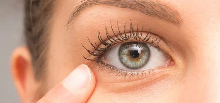 روغن آفتابگردان برای جوانسازی زیر چشم