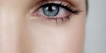 روغن دانه هویج برای جوانسازی زیر چشم