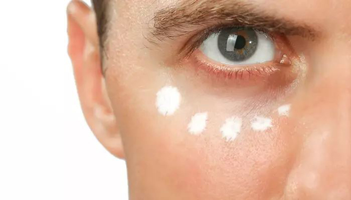 ضد چروک طبیعی دور چشم