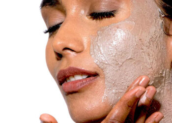 اسکراب صورت خانگی