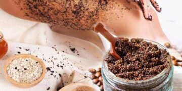 اسکراب بدن خانگی با قهوه و شکر
