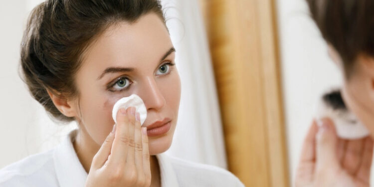 پاکسازی پوست خانگی