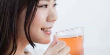 بهترین دمنوش برای سفتی پوست صورت