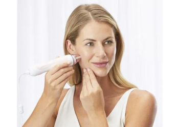 بهترین دستگاه خانگی پاکسازی پوست میکرودرم