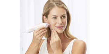 بهترین دستگاه خانگی پاکسازی پوست میکرودرم