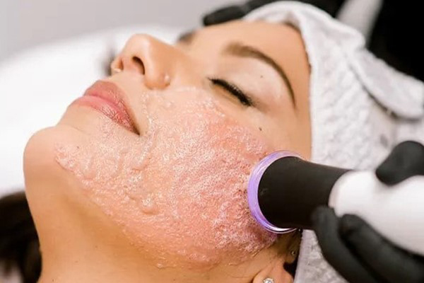 پلاژن صورت برای شادابی