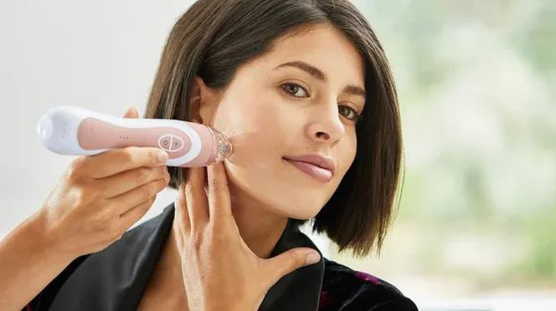 بهترین دستگاه خانگی پاکسازی پوست میکرودرم