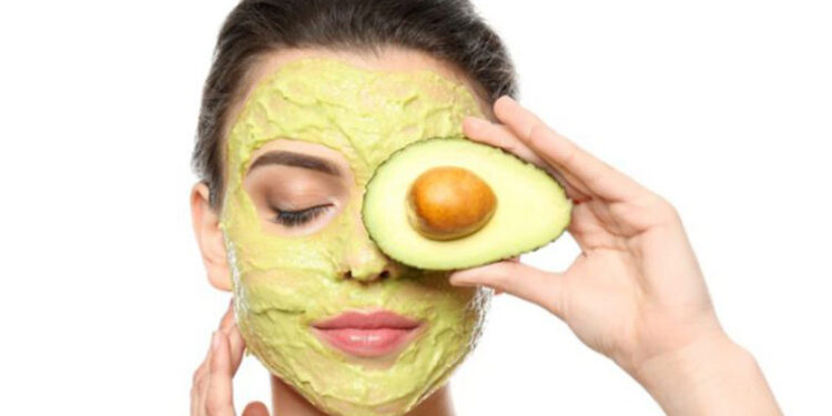 ماسک خانگی آووکادو و عسل برای جوانسازی صورت